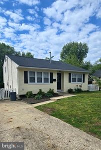 Property at 418 Euclid Ave, Maple Shade, NJ