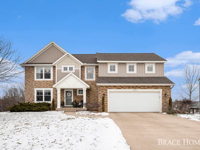 212 Highlander Dr NE