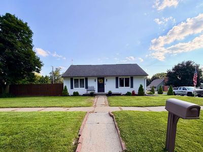 322 Dewey St