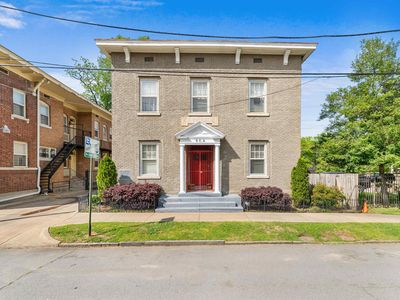 504 E 6th St APT 201