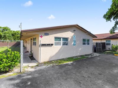 233 NW 12th Court