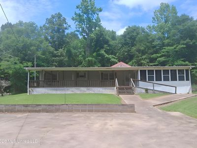 323 Pine Rd
