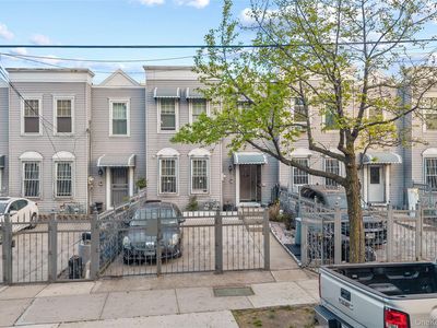 1904 Daly Avenue #A