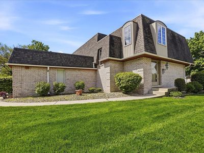 2 Woodhollow Dr