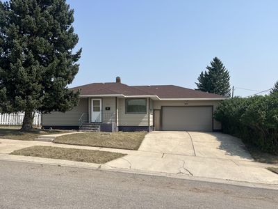 103 14th Ave S