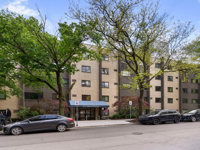 515 W Wrightwood Ave APT 217