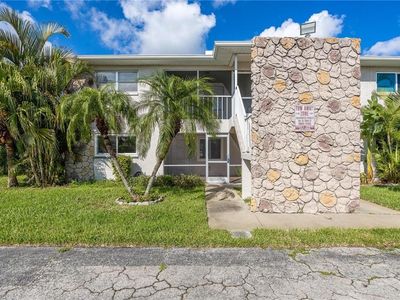 2504 SE 16th Pl APT 101