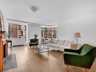 24 W 55th St APT 3D