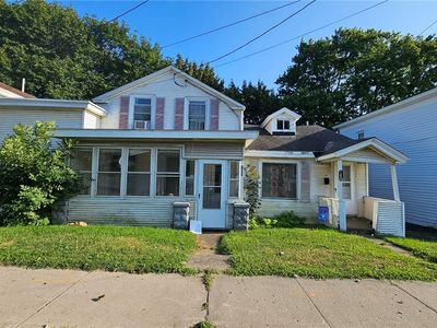160 W Bridge St