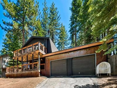 1685 Skyline Dr
