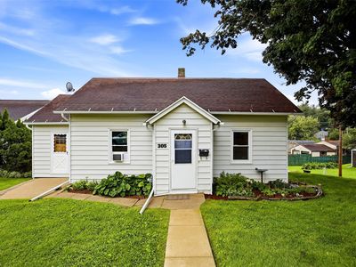 Property at 305 E Pine St, Anamosa, IA