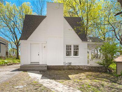 9617 E Independence Ave