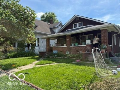 1134 N Oakland Ave