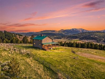 755 Coffee Creek Rd