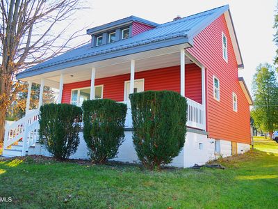 7661 Admiral Peary Hwy