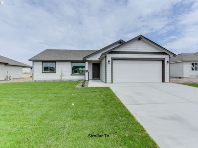 235 SW Goldfinch Ln