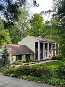 71 Cheshire Ln