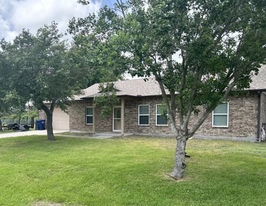 1057 Redwood Ave