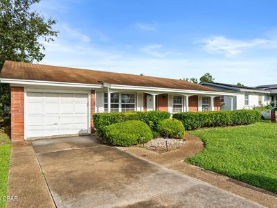 1805 Clay Ave