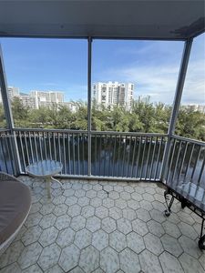 300 Diplomat Pkwy APT 712