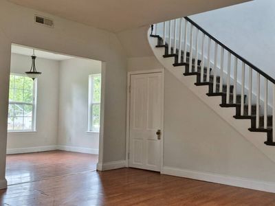 207 Oaklawn Ave