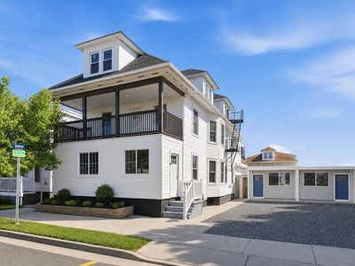 233 E Juniper Ave #1