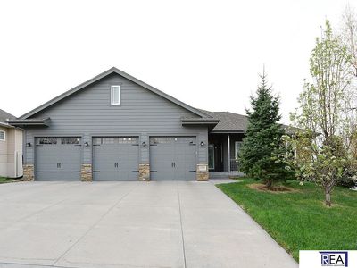 10509 Hillcrest Dr