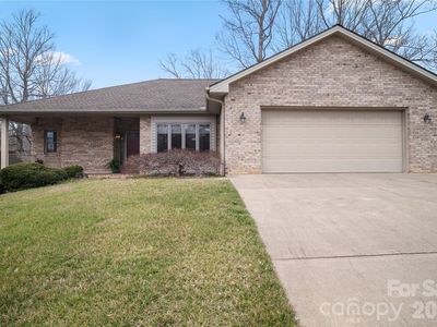 105 Fairway Knoll Dr