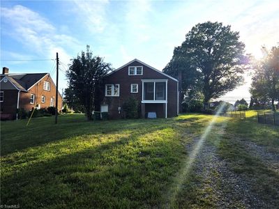 607 W Main St