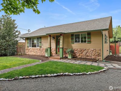 2013 Jacobsen Boulevard NE