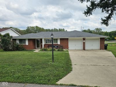 311 N Edgeway Dr