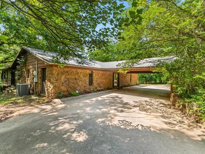 269 W Pleasant Valley Rd