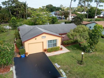 6121 Rainbow Circle