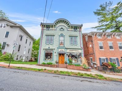 16 Greenwich St #1