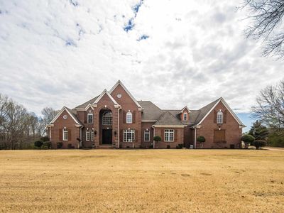 Property at 20 Windy Oaks Cv, Piperton, TN
