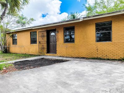 1664 SW 2nd Ct