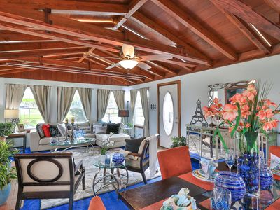318 Riverside Dr