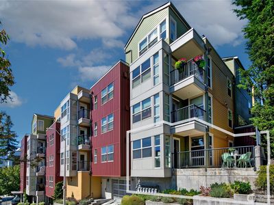 1310 N Lucas Place #304