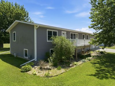 200 Country Heights Dr