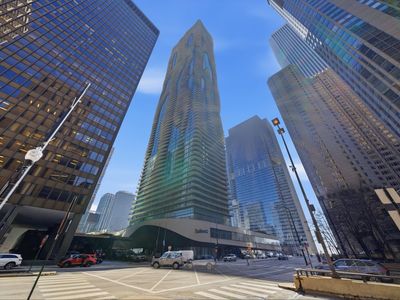 225 N Columbus Dr Unit 5908