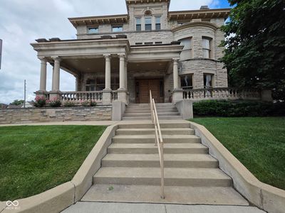 2105 N Meridian St Unit 301