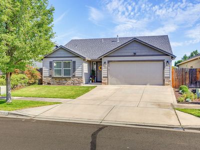 630 Woodlark Dr