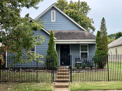 1319 Larkin Ave