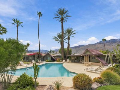 1815 E Tachevah Dr