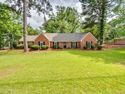 Property at 11 Village Dr, Madison, MS