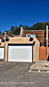1058 E Navajo St
