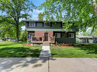 323 NW 11th St