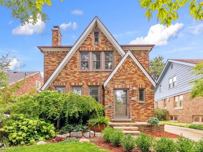 Property at 428 Cloverly Rd, Grosse Pointe Farms, MI