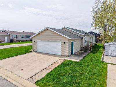 505 Peony St SE
