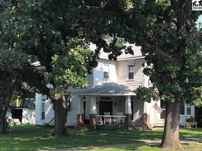 609 Main St